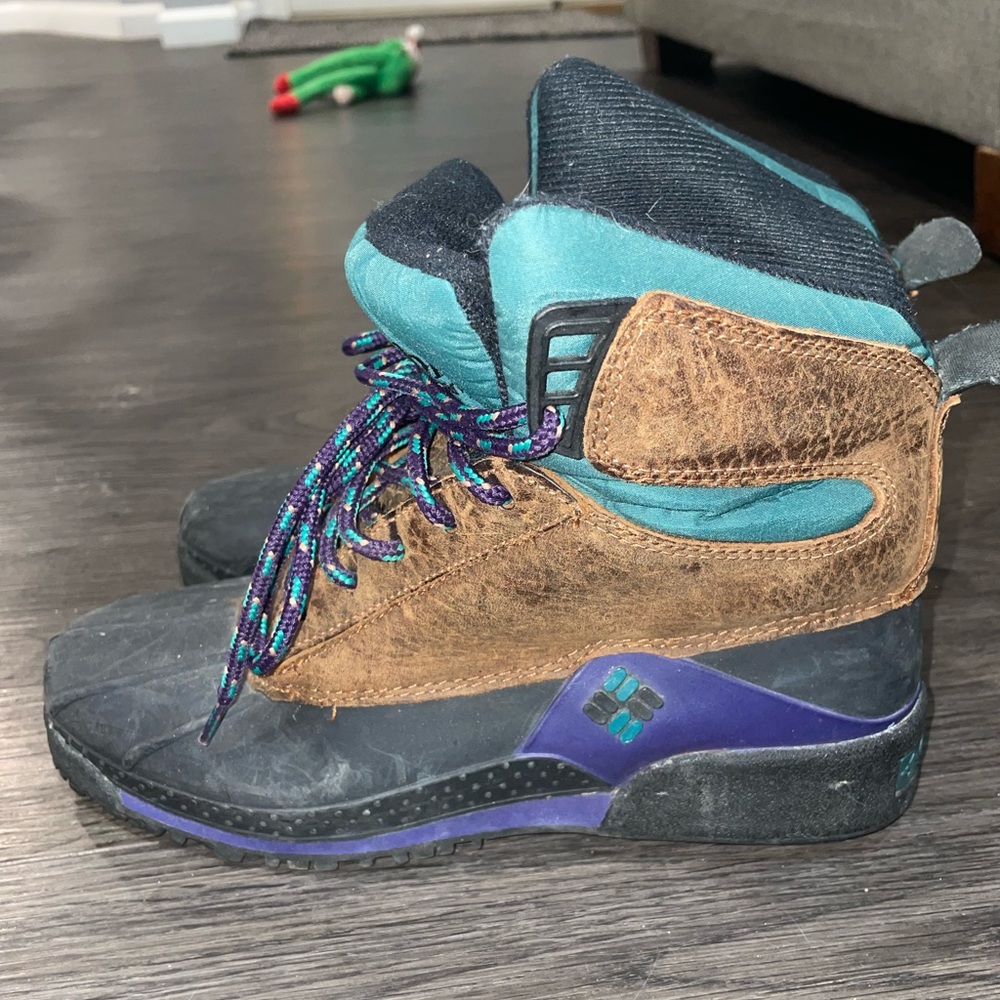 Columbia Snow Boots Womens Brown and Black Size 9